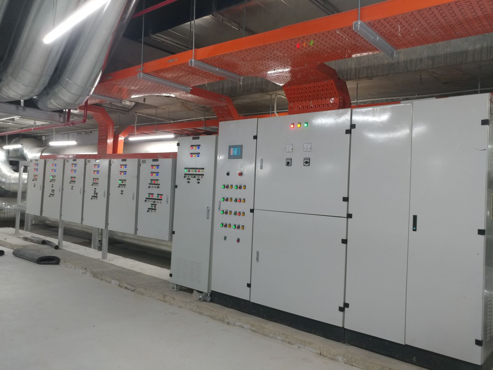 Tủ điện được phân loại dựa vào thiết kế bên ngoài
