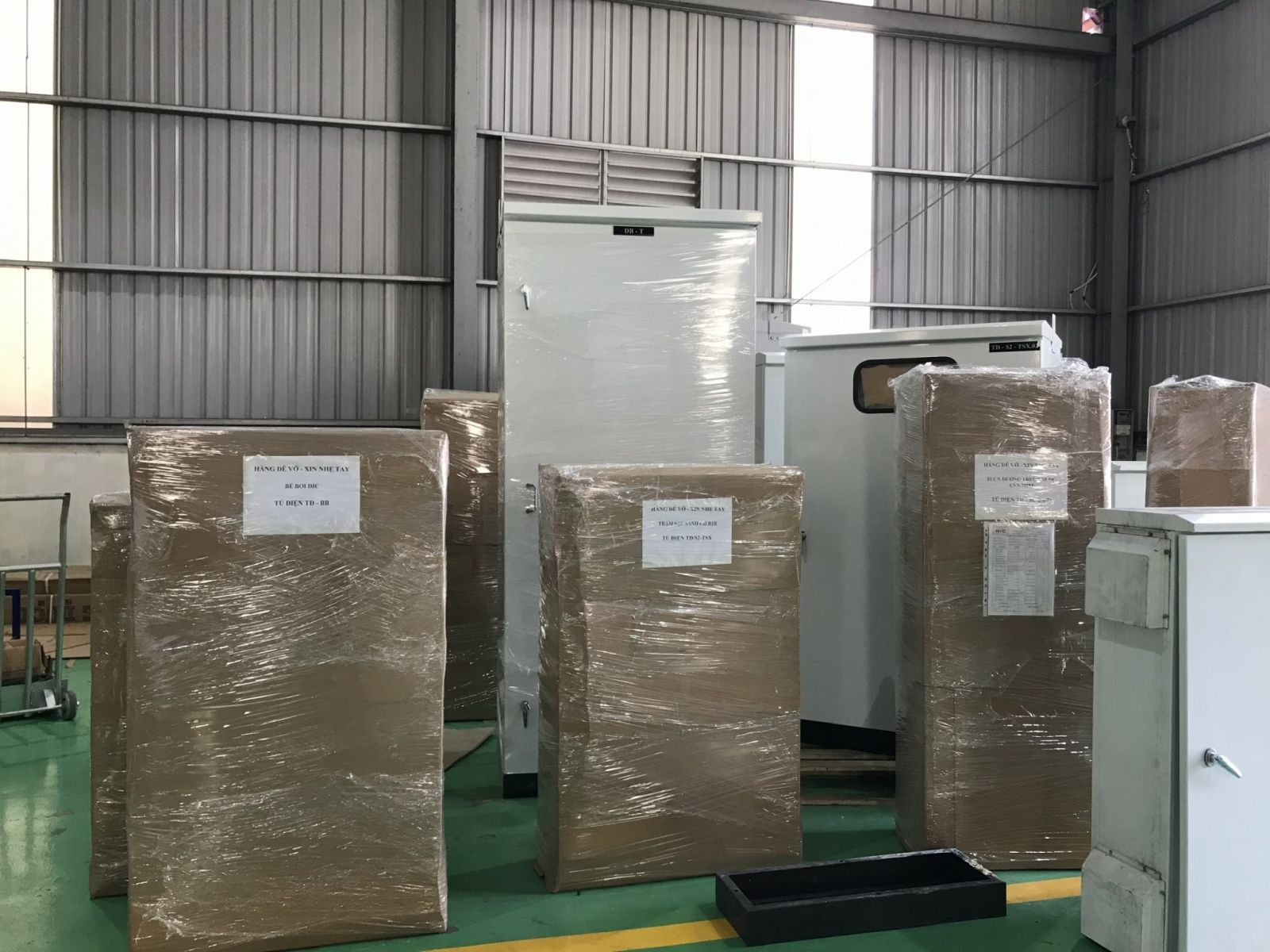 Đơn hàng tủ điện trả khách