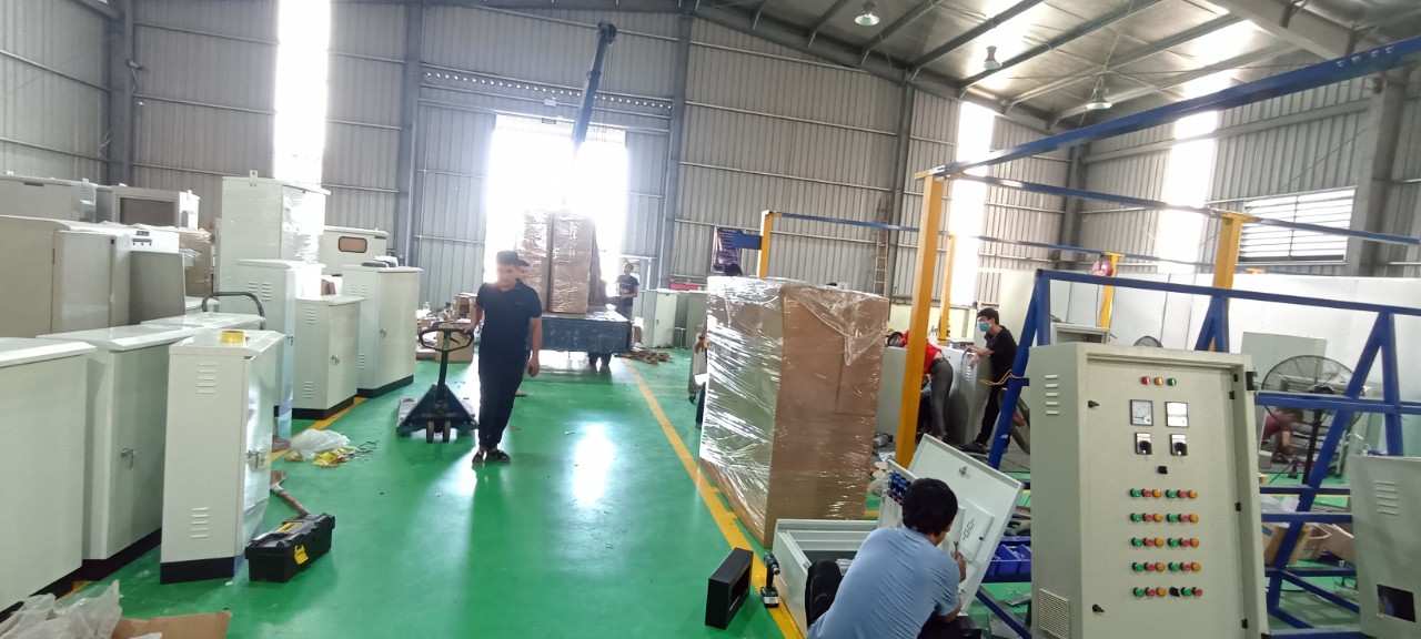 HVC sản xuất tủ điện