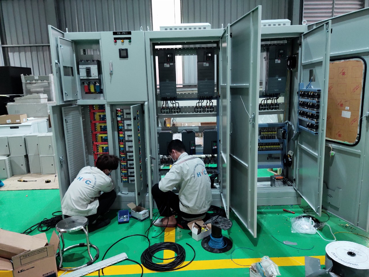 Vỏ tủ điện tại nhà máy HVC Hưng Yên